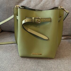 Michael Kors Emilia Small Bucket Bag Messenger Leather Light Sage.